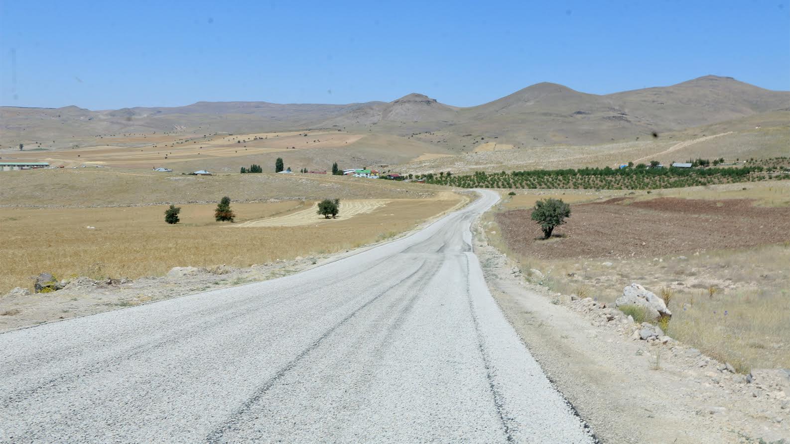 Elbistan’da 40 Kilometrelik Yol Yenileniyor