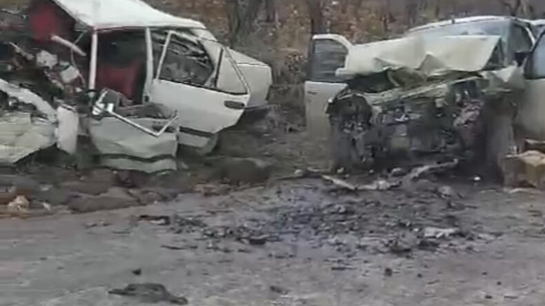 Kahramanmaraş’ta iki otomobil kafa kafaya çarpıştı: 3 ölü