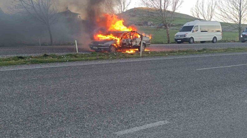 Kahramanmaraş’ta otomobil yangını