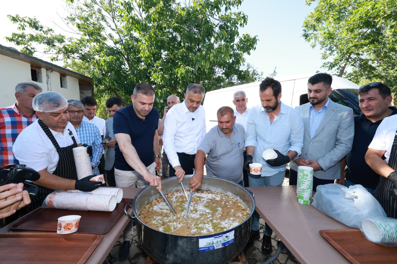 Onikişubat Belediye Başkanı Hanifi Toptaş, Muharrem ayı kapsamında Dönüklü Mahallesi’nde