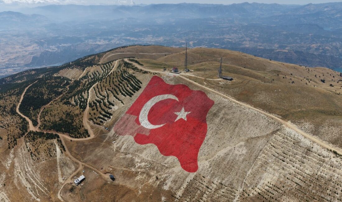Onikişubat Belediyesi tarafından Ahır Dağı’nın 1830 rakımlı zirvesine kazandırılan dev