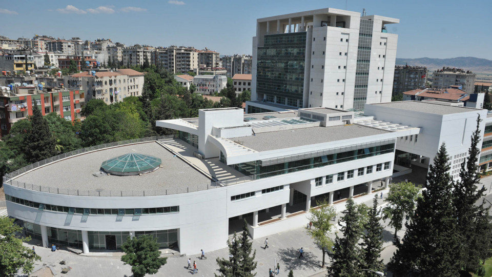 Büyükşehir Belediyesi’nde bazı birimlerde görev değişimi yaşandı. İtfaiye Dairesi Başkanlığı